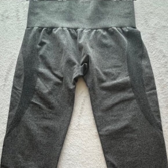 NVGTN Gray & Black Curve Contour Leggings- Size M - Picture 3 of 9